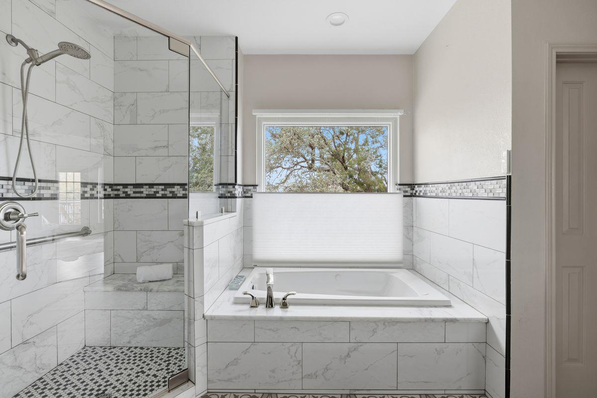 1015 Sunset Canyon DR N