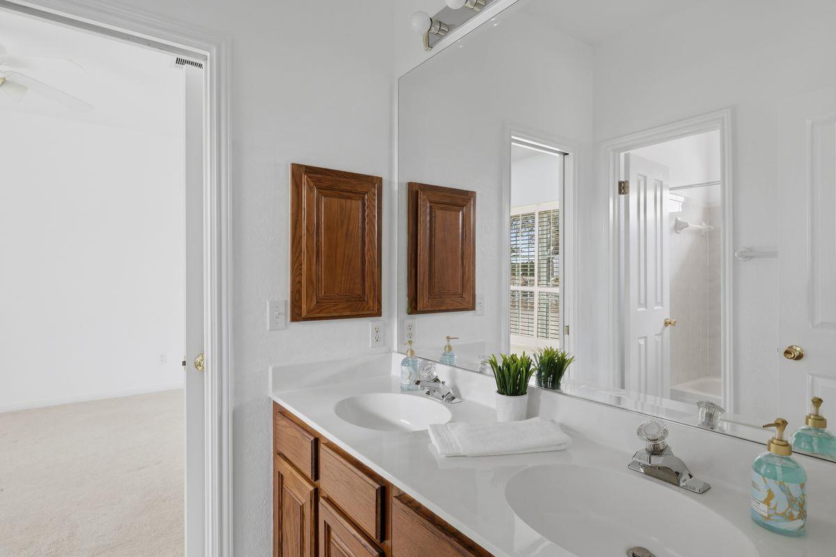 1015 Sunset Canyon DR N