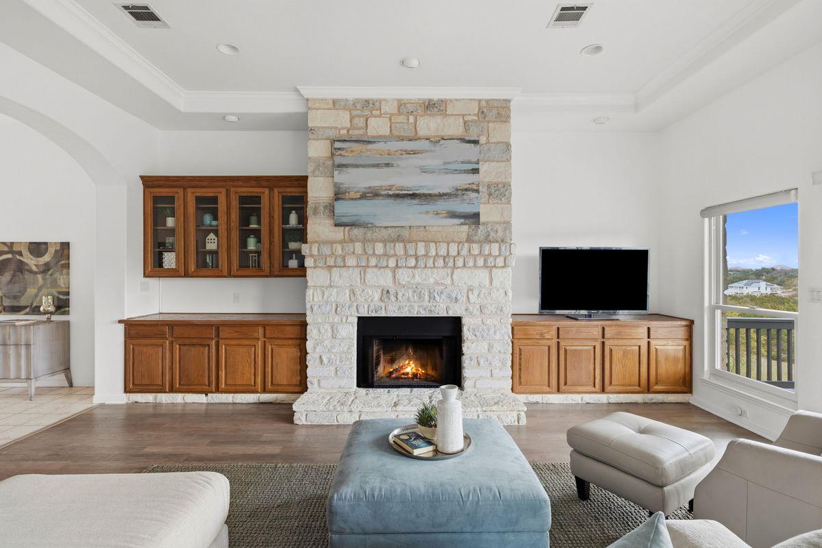 1015 Sunset Canyon DR N