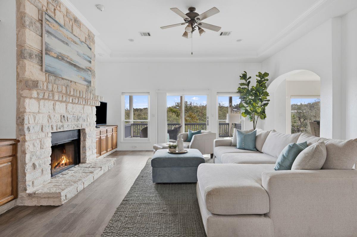 1015 Sunset Canyon DR N