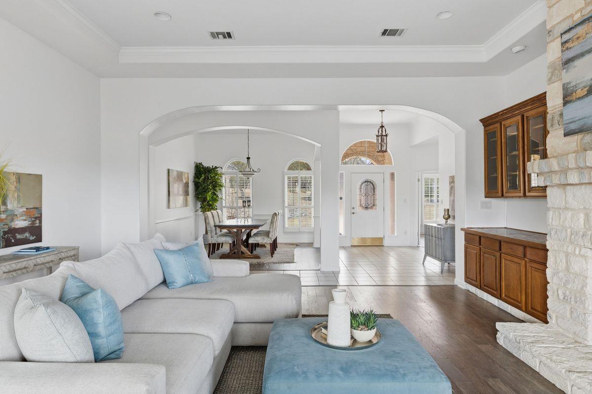 1015 Sunset Canyon DR N