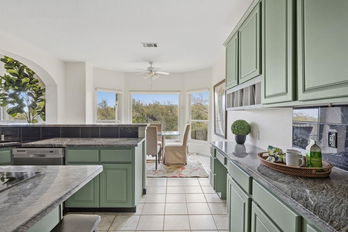 1015 Sunset Canyon DR N