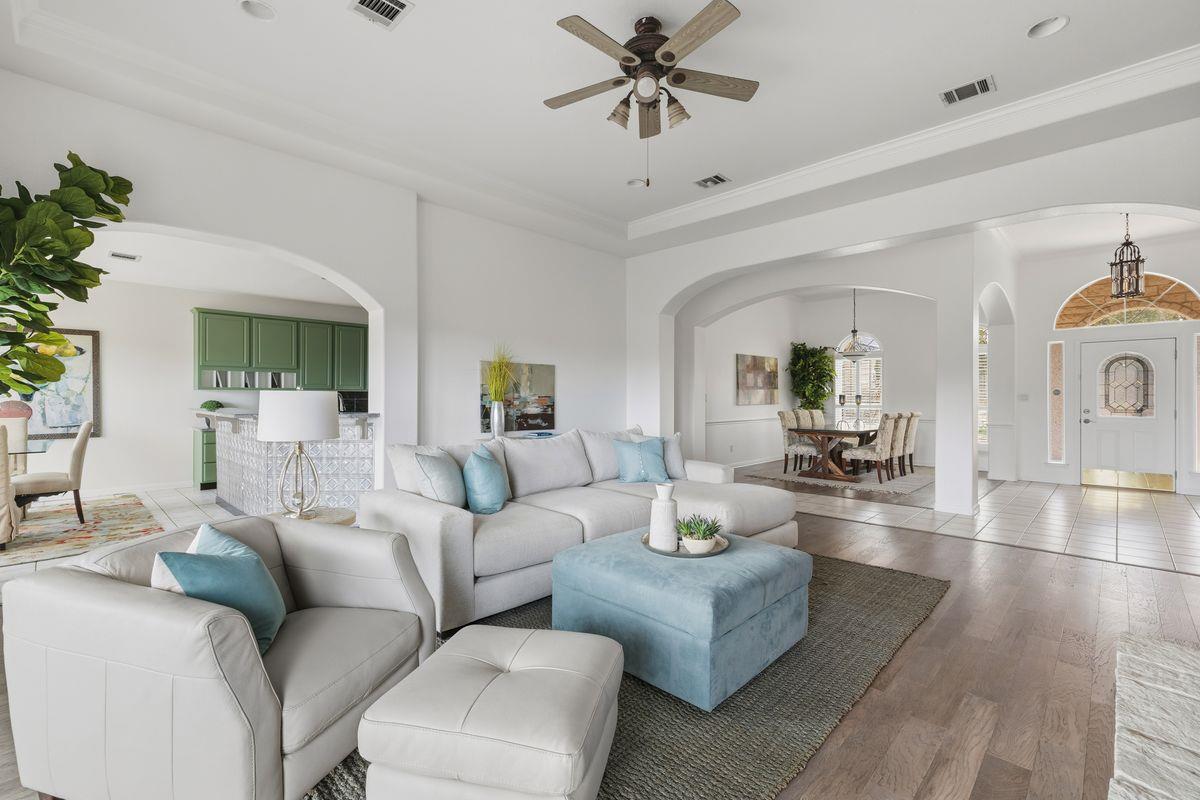 1015 Sunset Canyon DR N