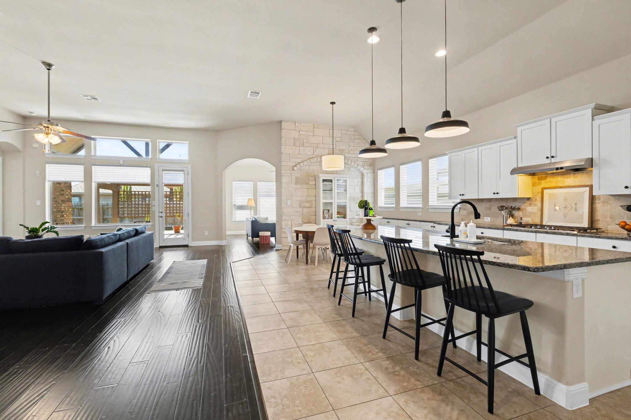 549 Clear Springs HOLW