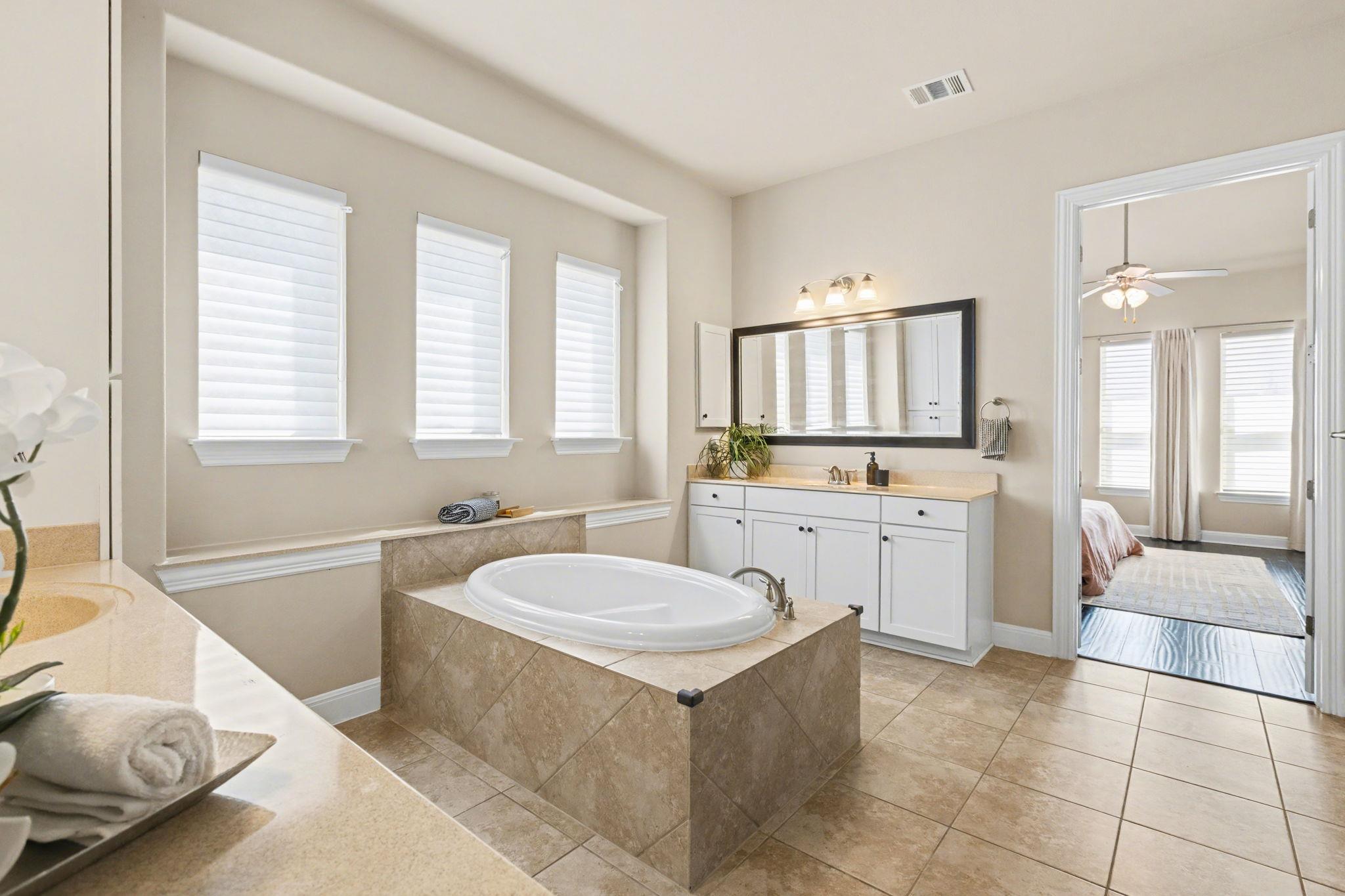 549 Clear Springs HOLW