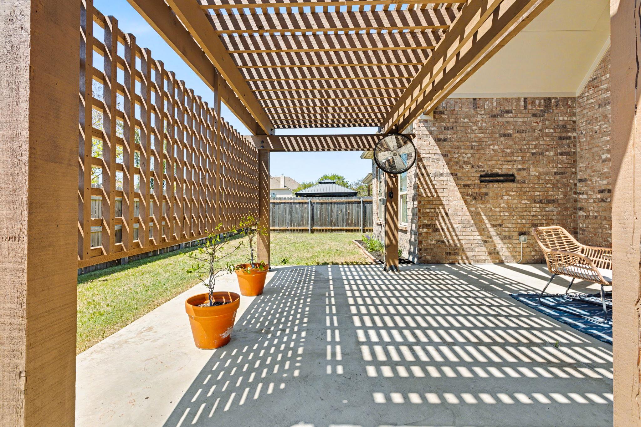 549 Clear Springs HOLW