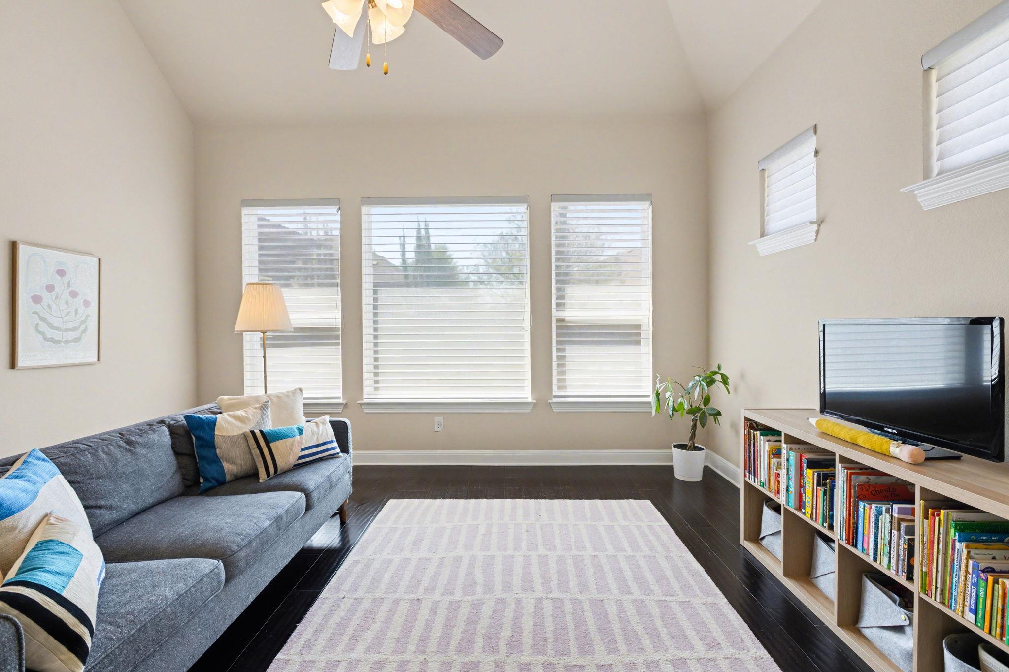 549 Clear Springs HOLW