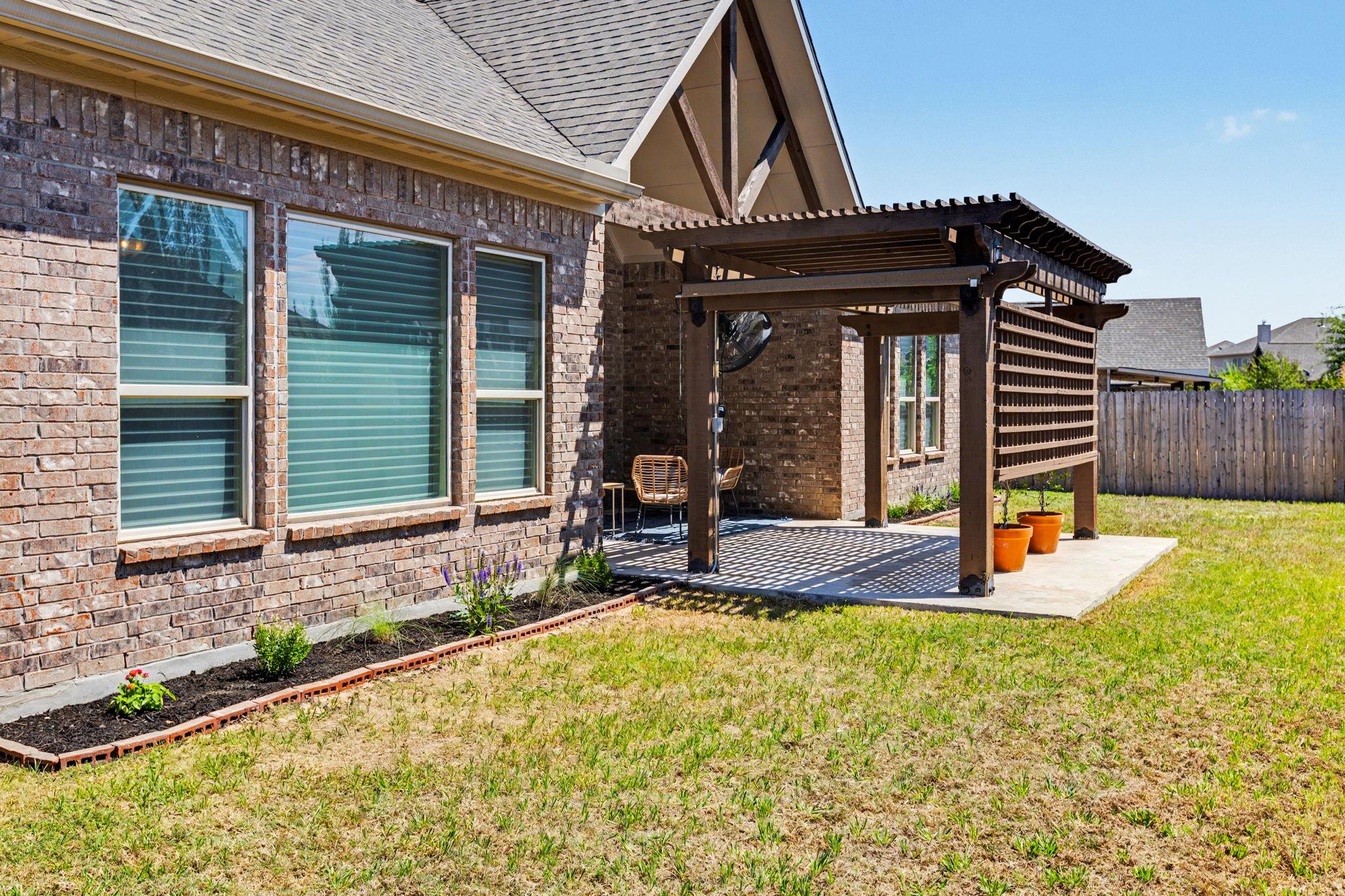 549 Clear Springs HOLW