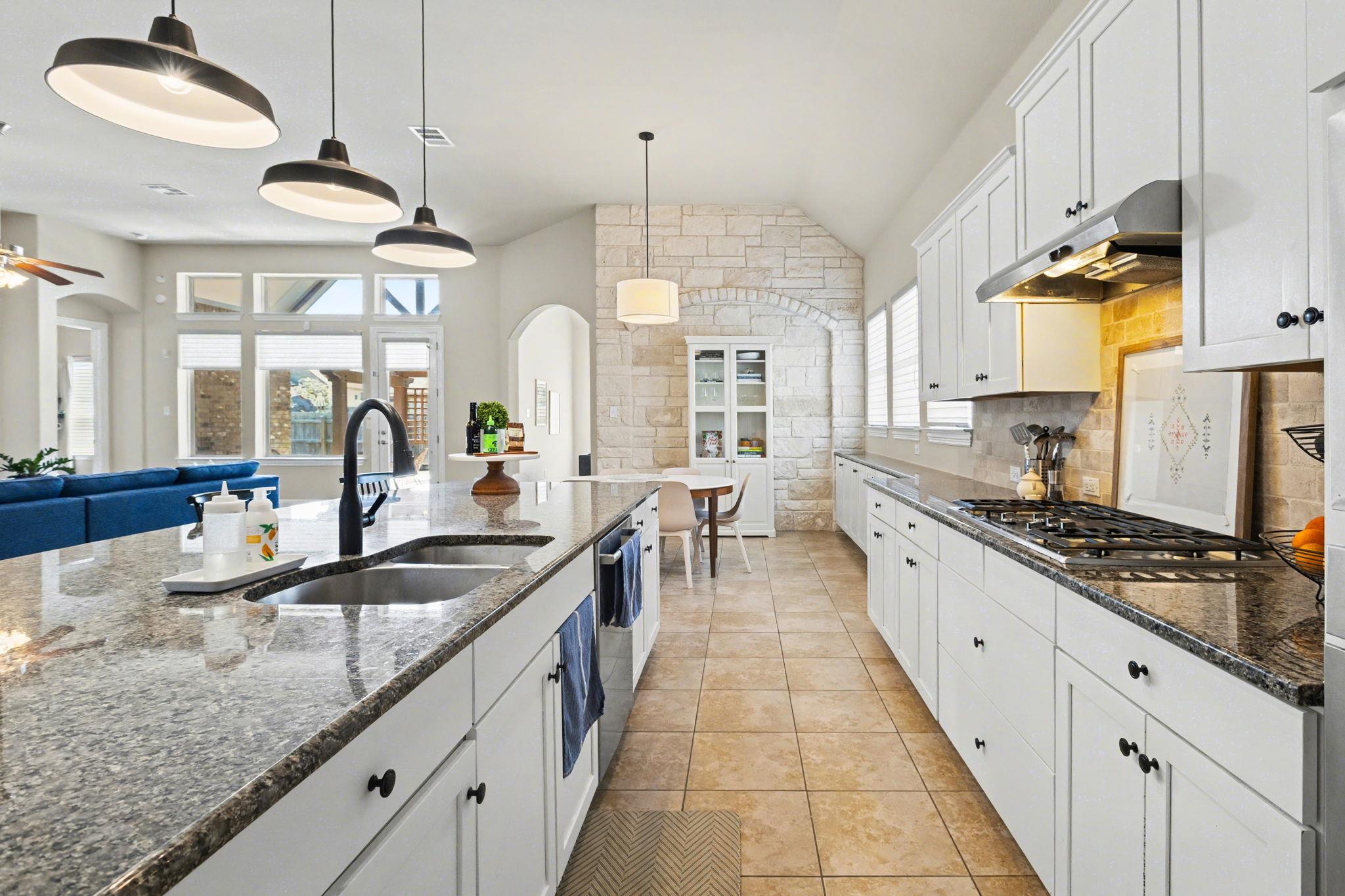 549 Clear Springs HOLW