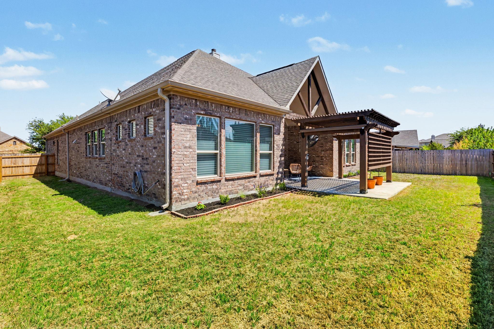 549 Clear Springs HOLW