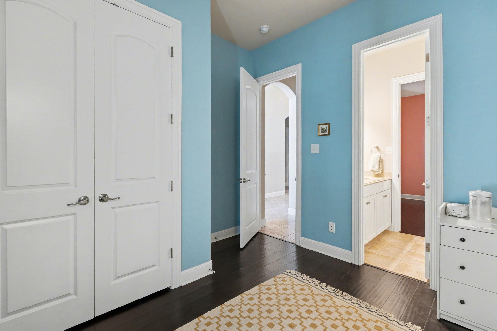 549 Clear Springs HOLW