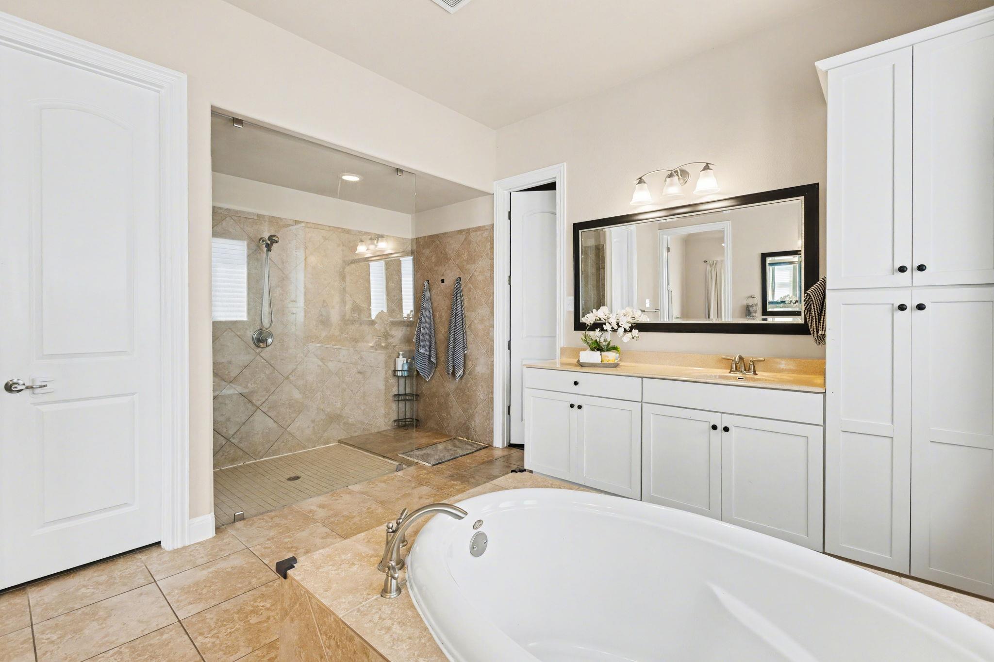 549 Clear Springs HOLW