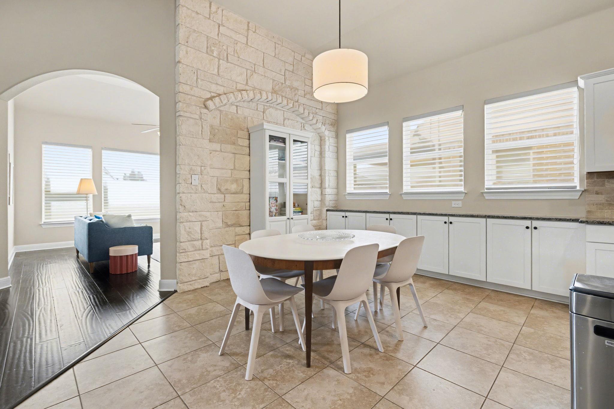 549 Clear Springs HOLW