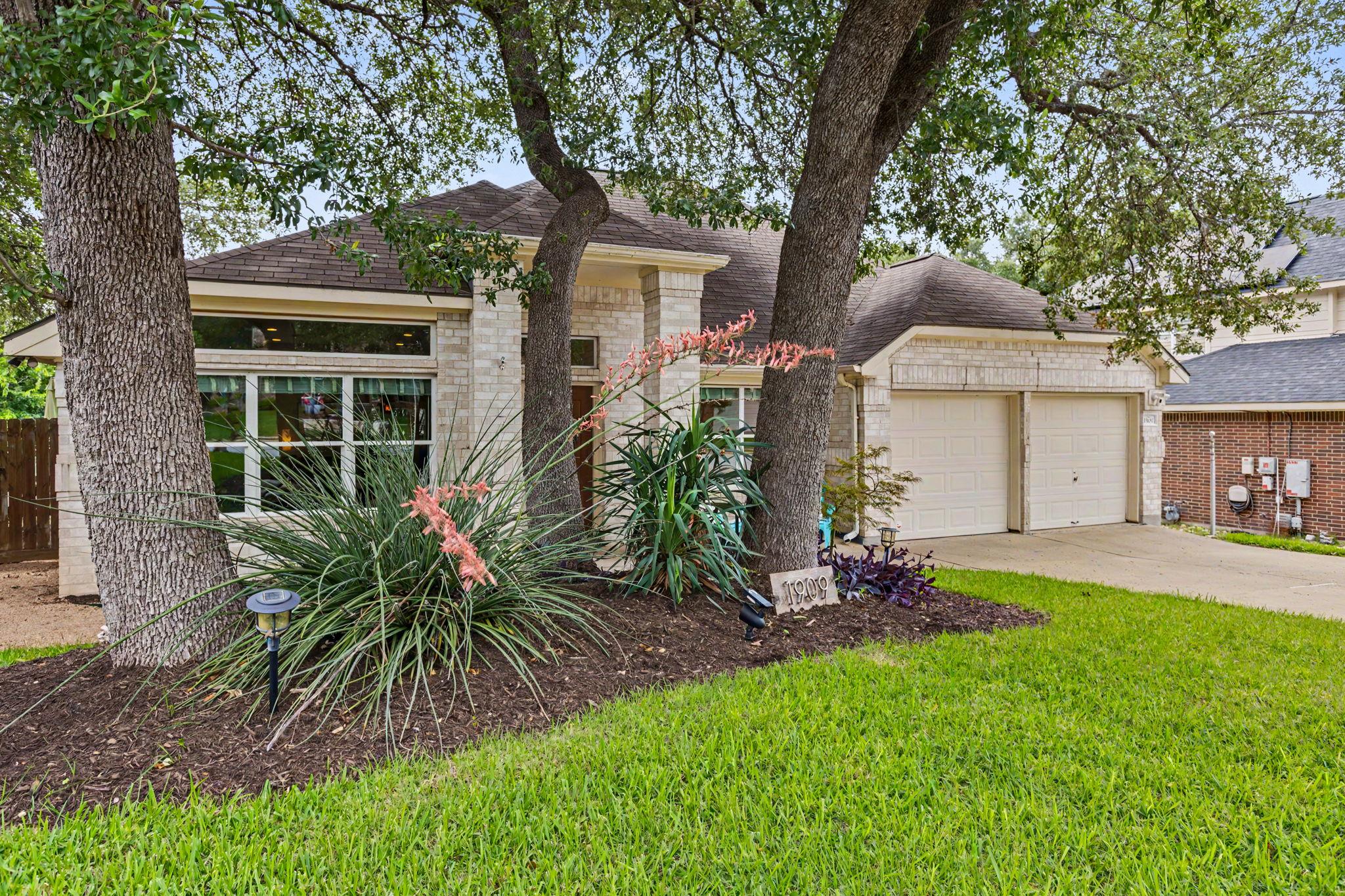 1909 Holly Hill DR