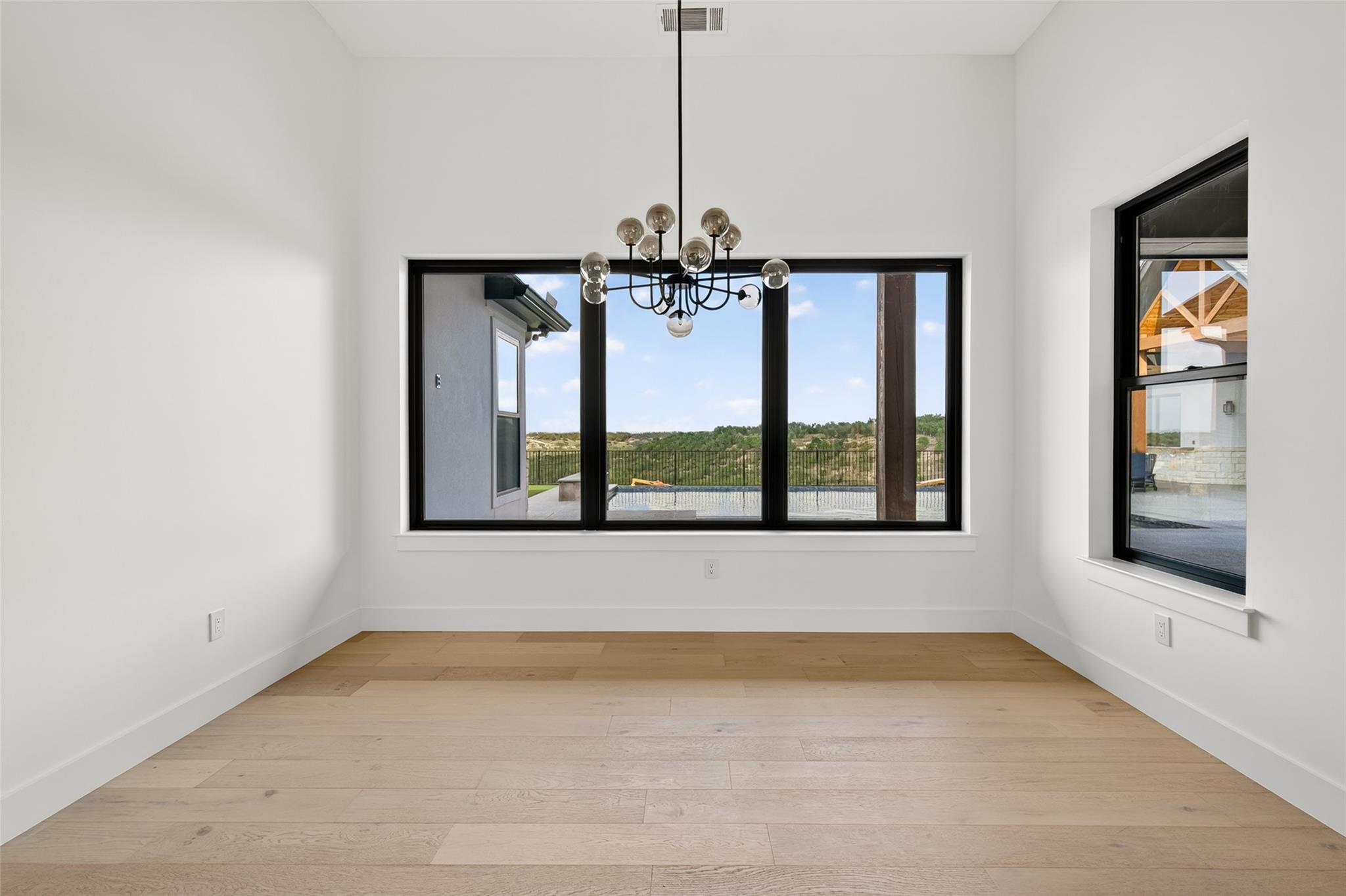 598 Lookout Mountain RD