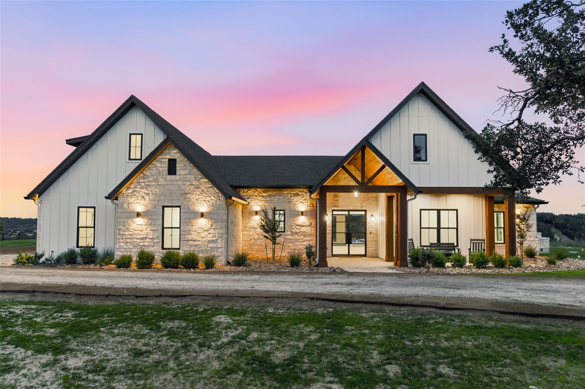 598 Lookout Mountain RD