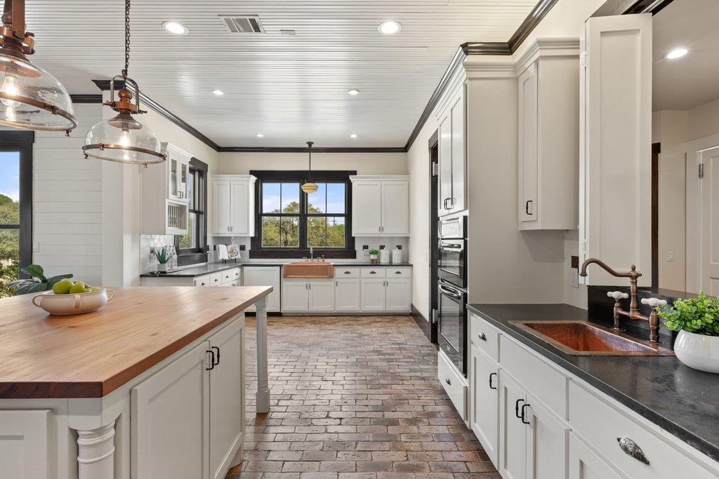 167 Vincas Shadow CT