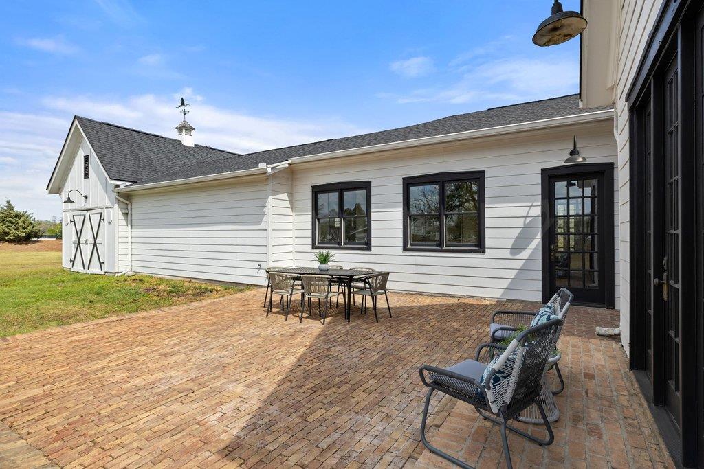 167 Vincas Shadow CT