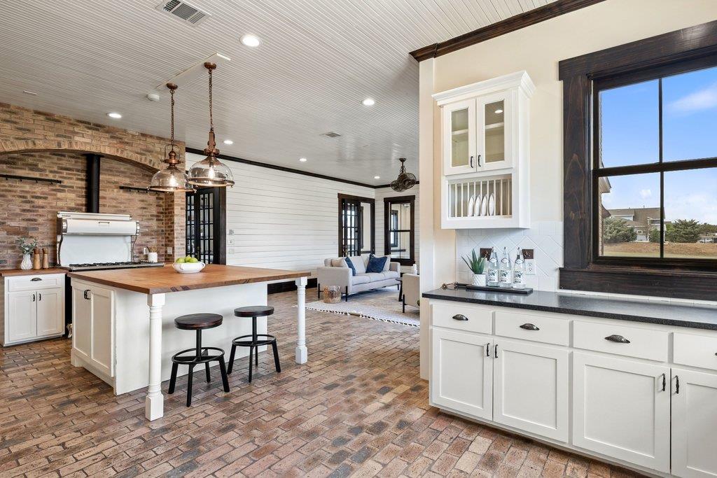 167 Vincas Shadow CT