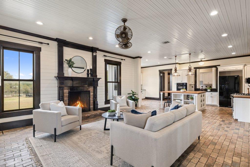 167 Vincas Shadow CT