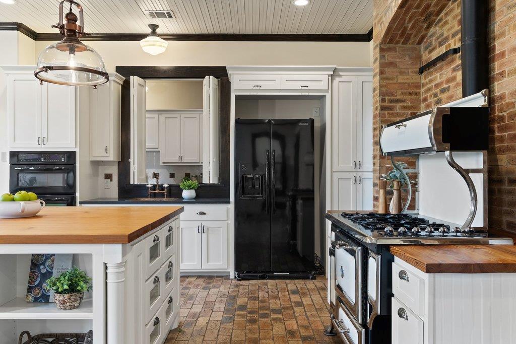 167 Vincas Shadow CT