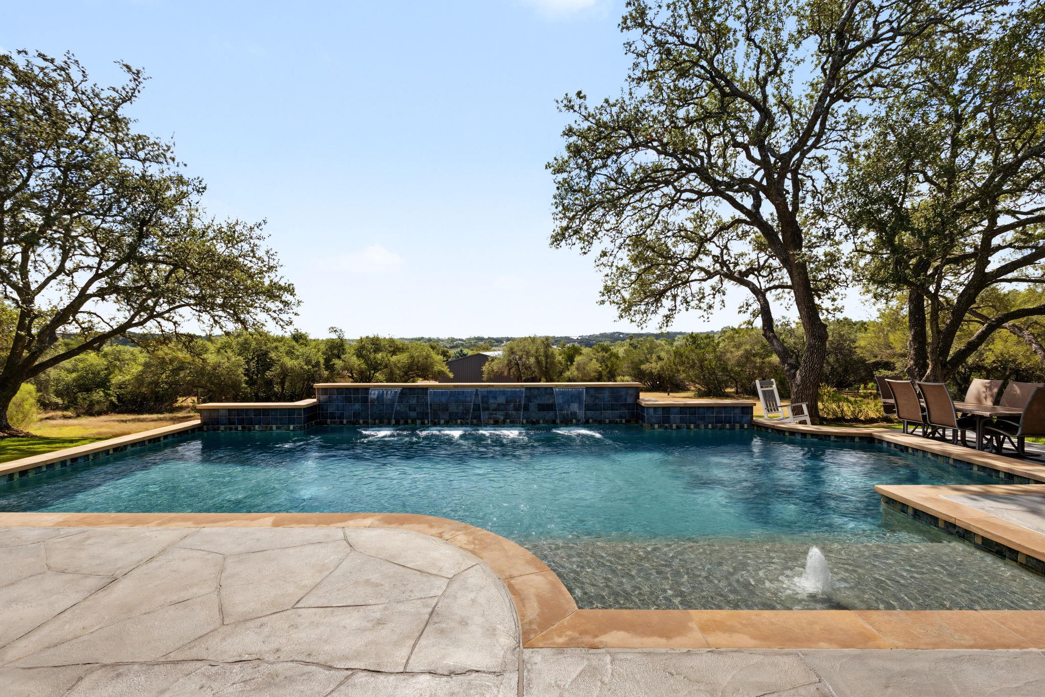607 Bending Oak DR