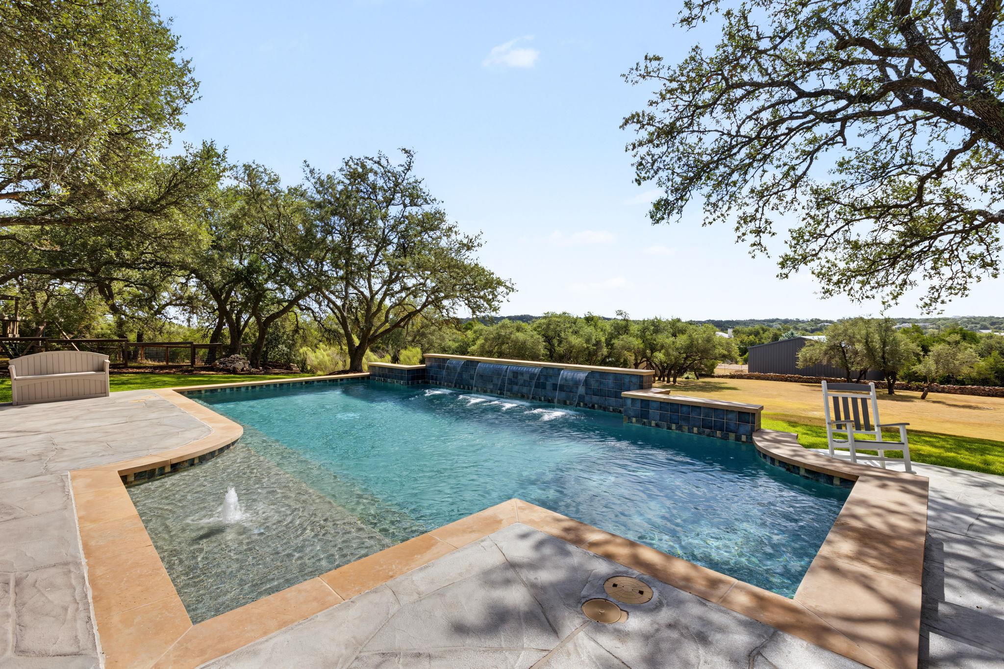 607 Bending Oak DR