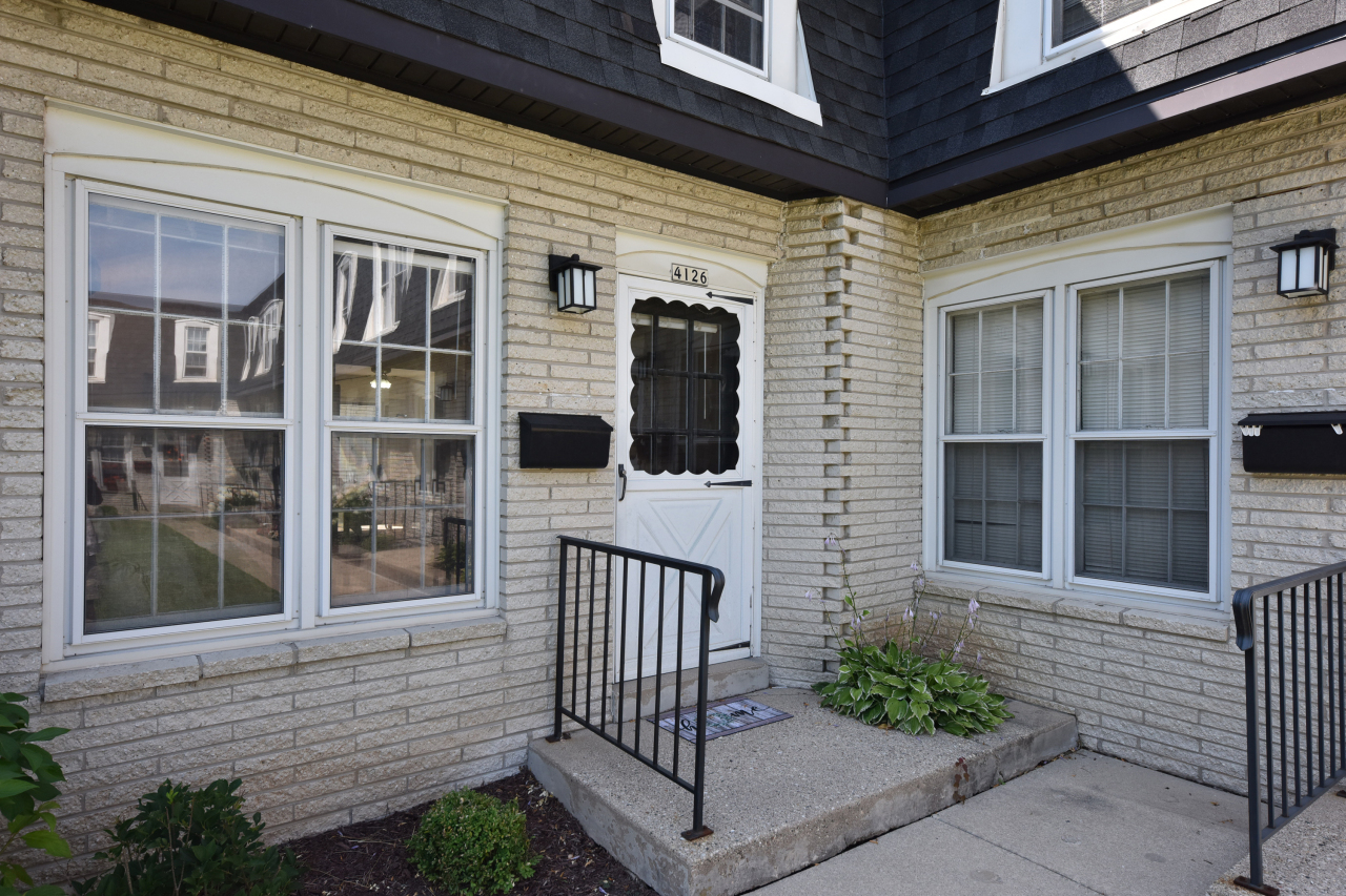 4126 W Cherrywood Ln