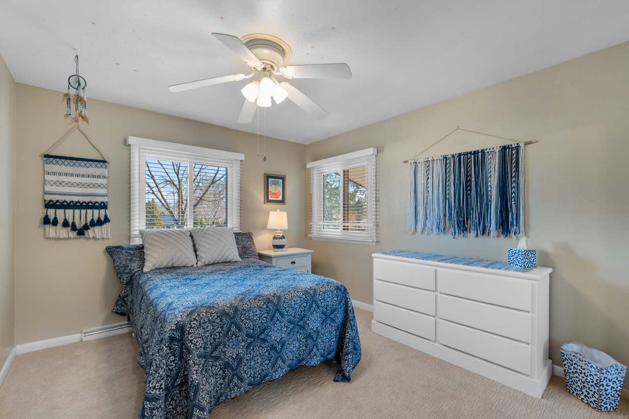 8665 N Manor Ct