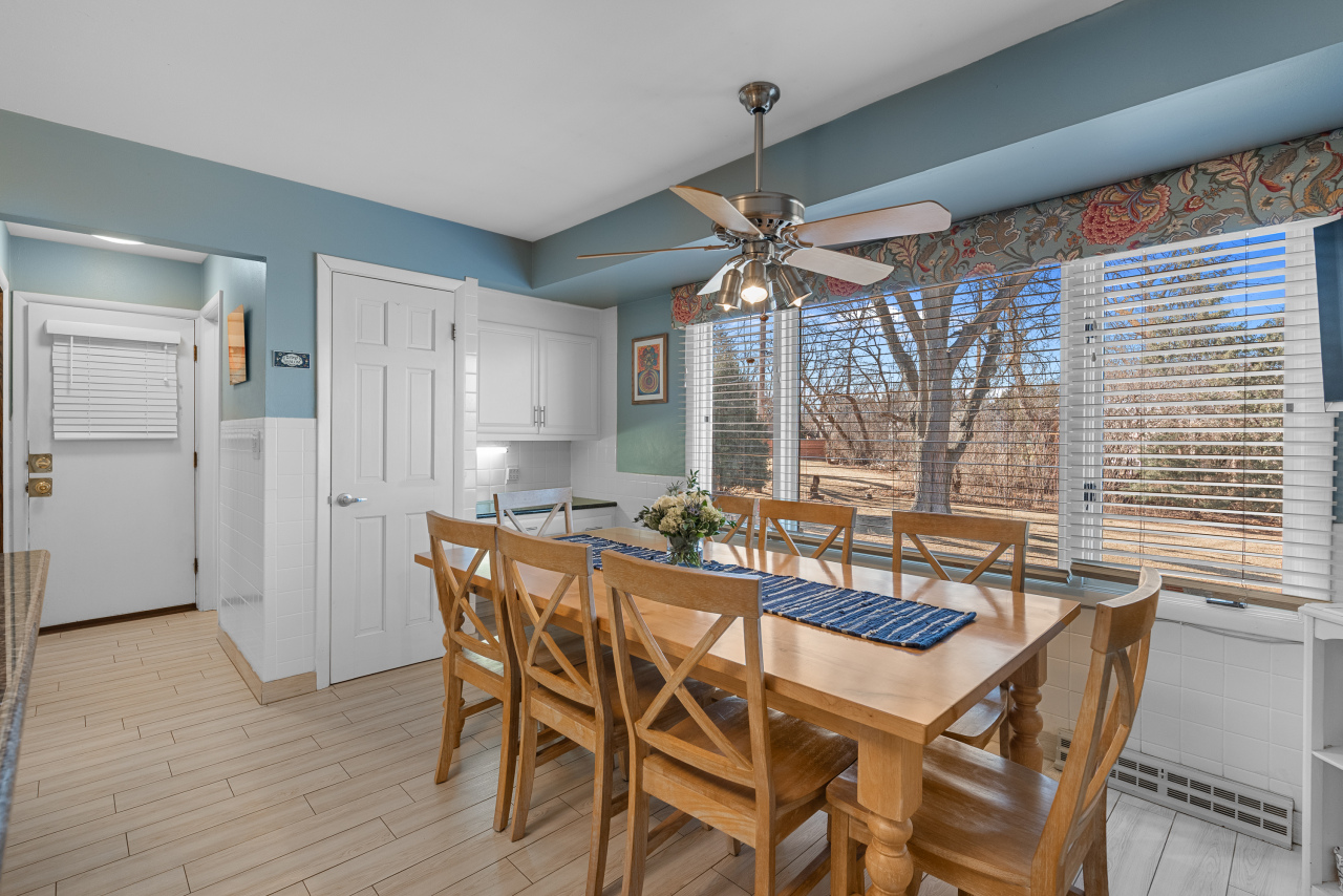 8665 N Manor Ct