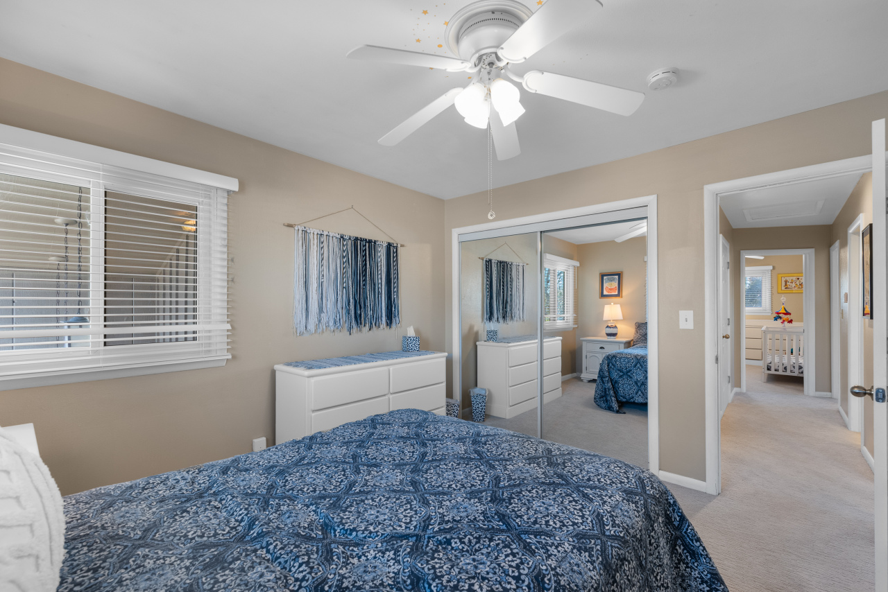 8665 N Manor Ct