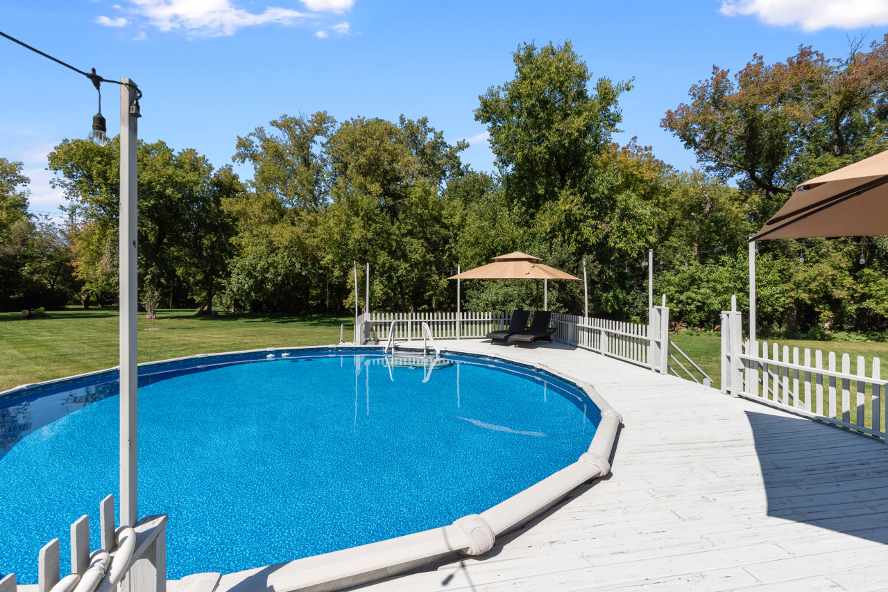 8361 N Cedarburg Rd