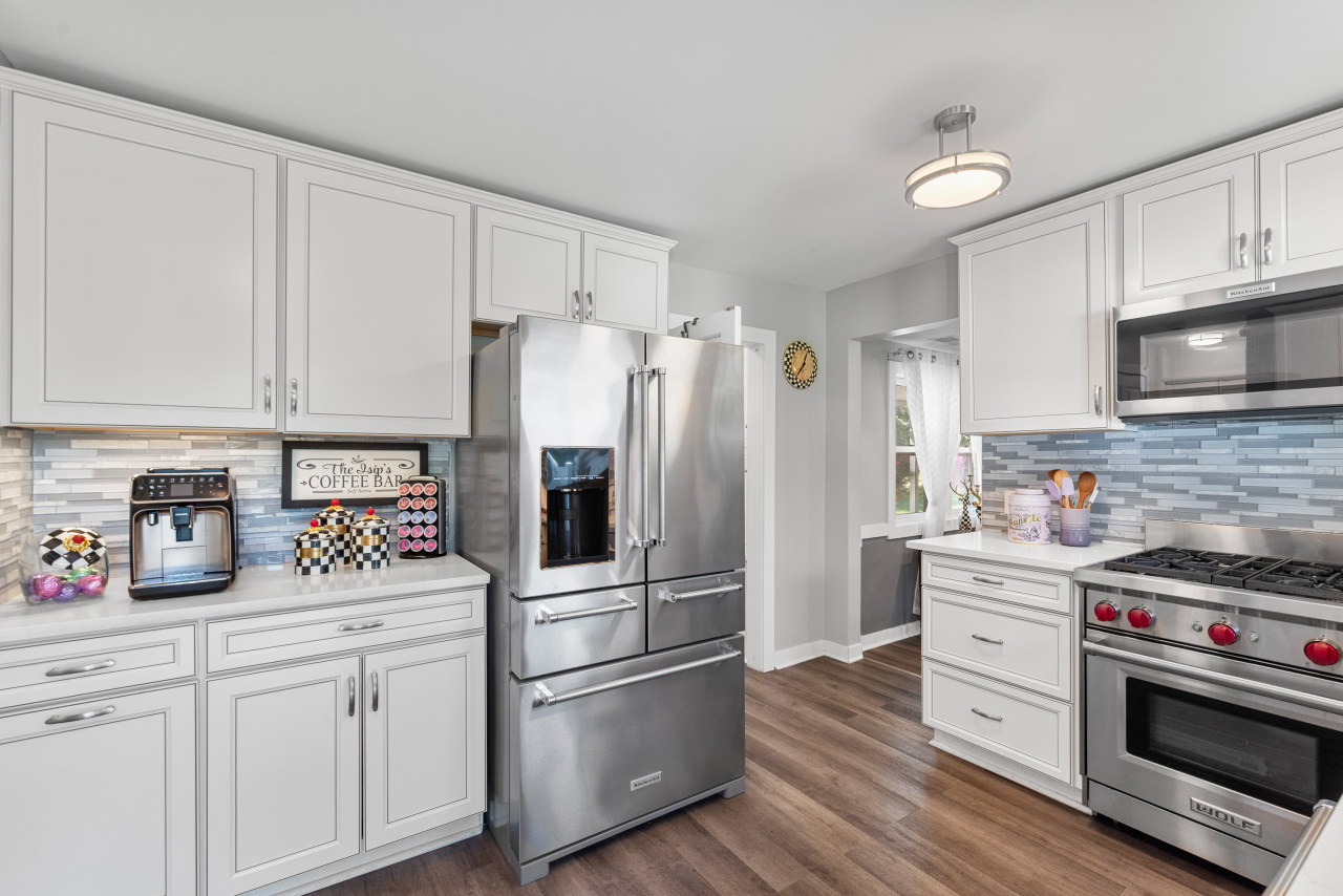 8361 N Cedarburg Rd