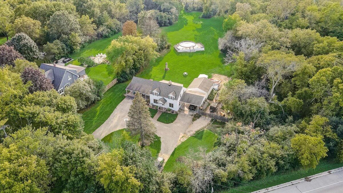 8361 N Cedarburg Rd