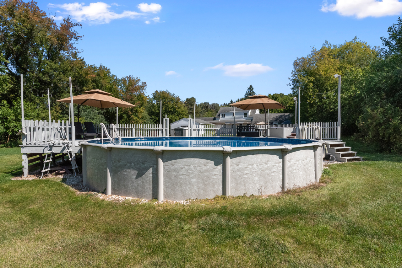 8361 N Cedarburg Rd