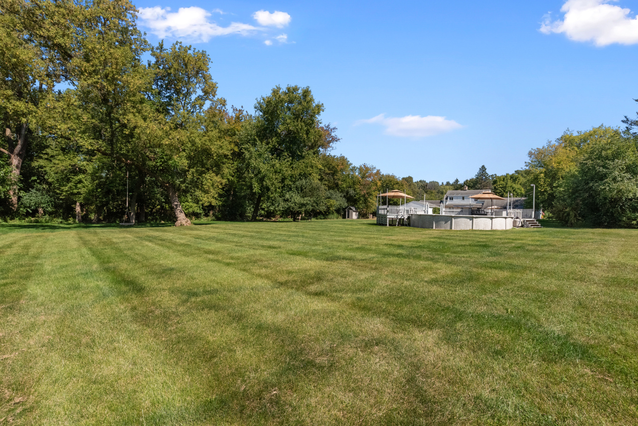 8361 N Cedarburg Rd