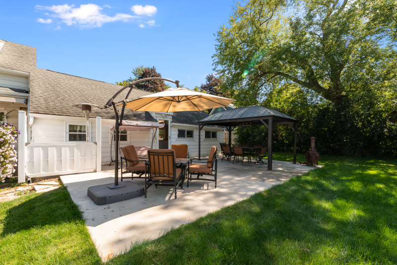 8361 N Cedarburg Rd