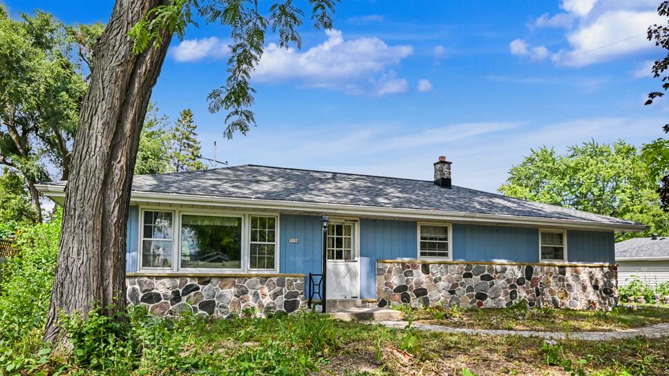 5558 W Donna Dr