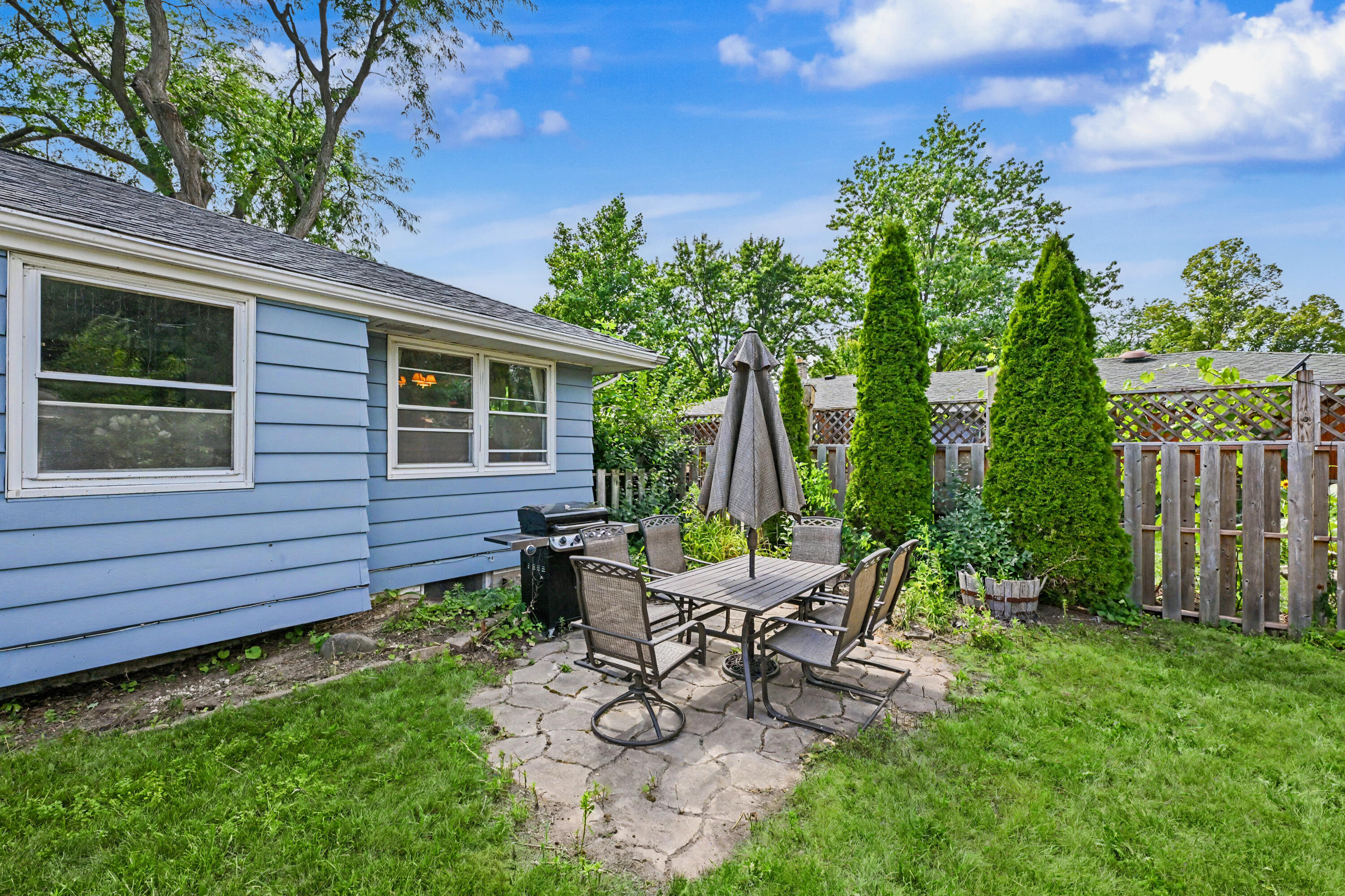 5558 W Donna Dr