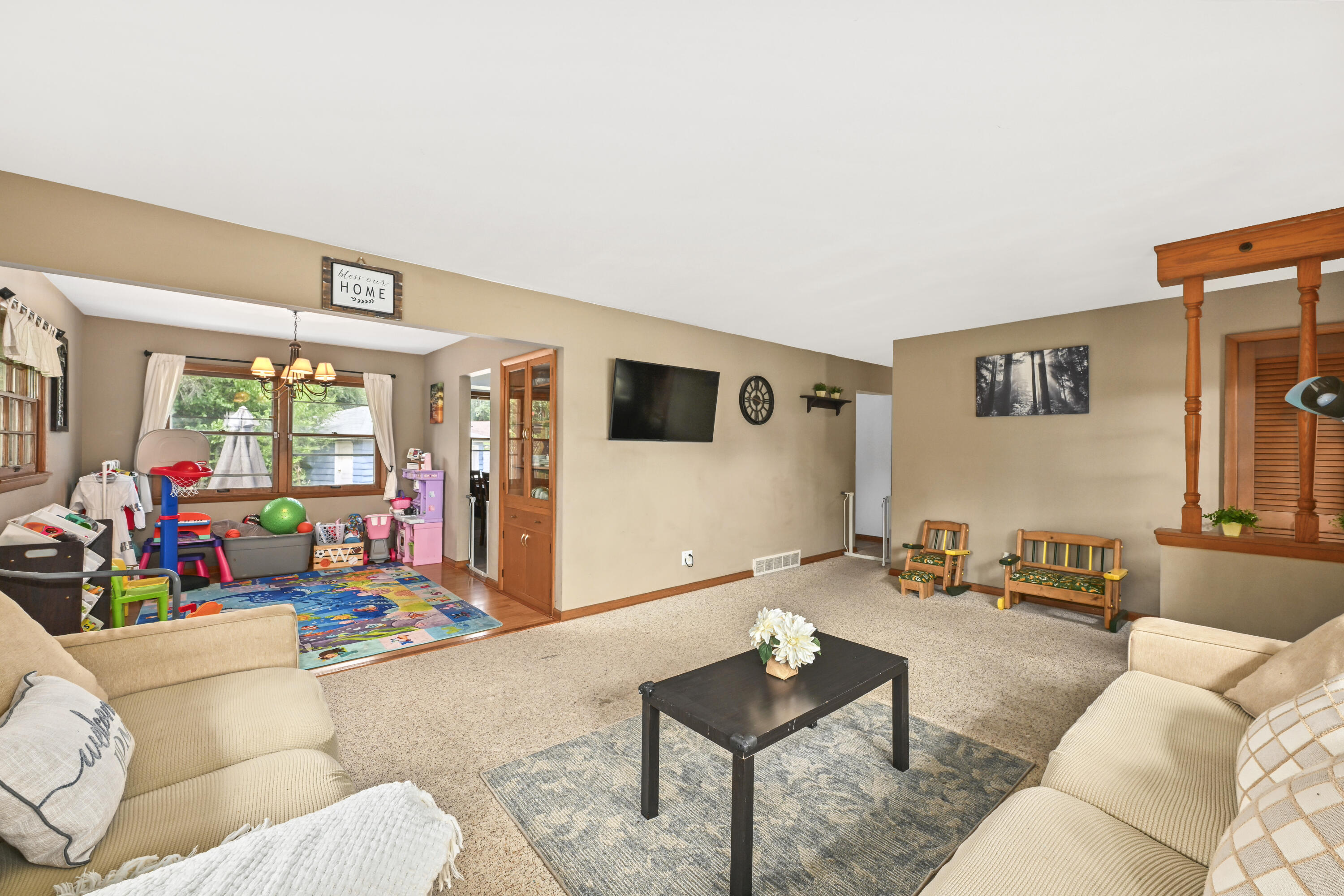 5558 W Donna Dr