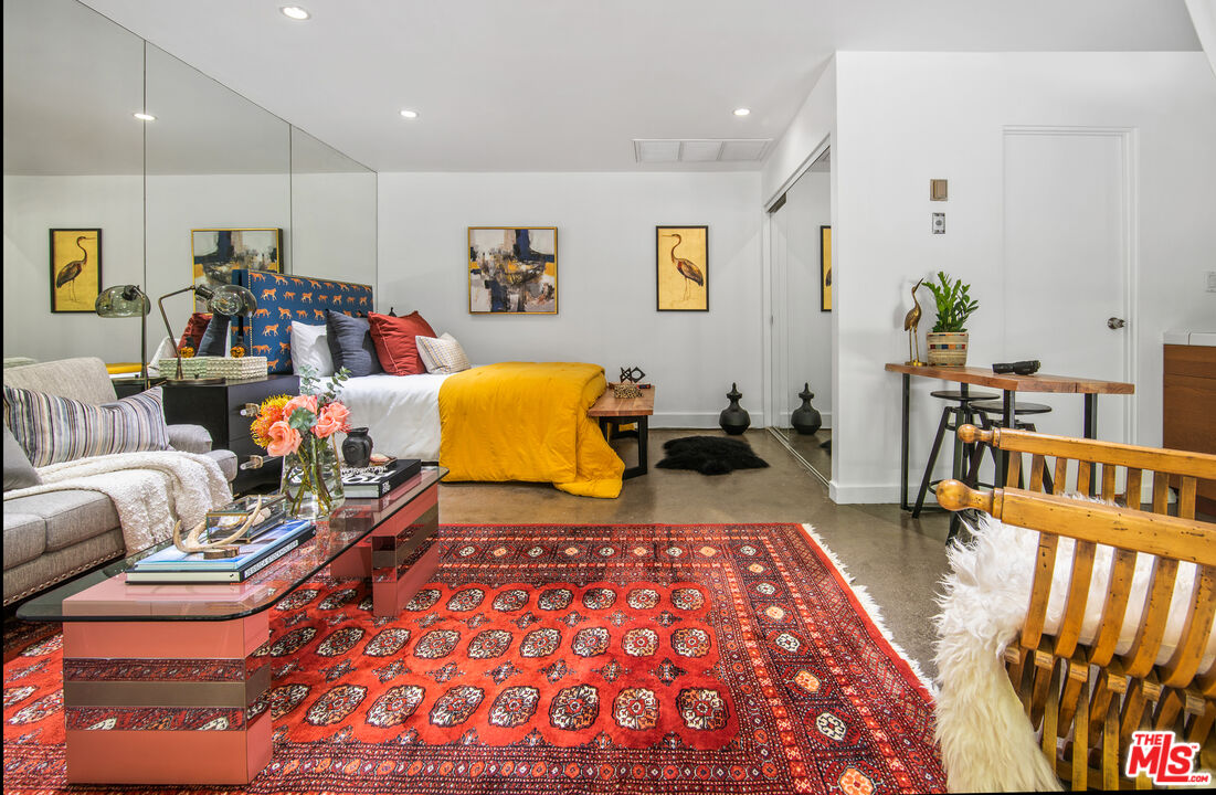 8787 SHOREHAM DR Unit: B6