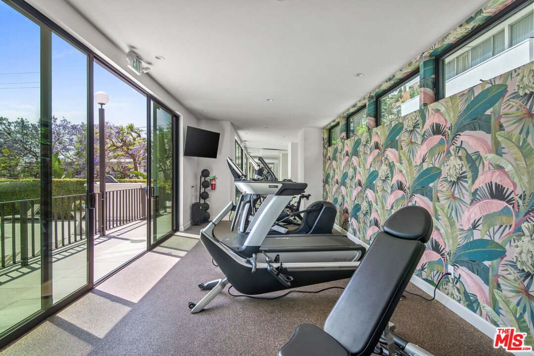 8787 SHOREHAM DR Unit: B6