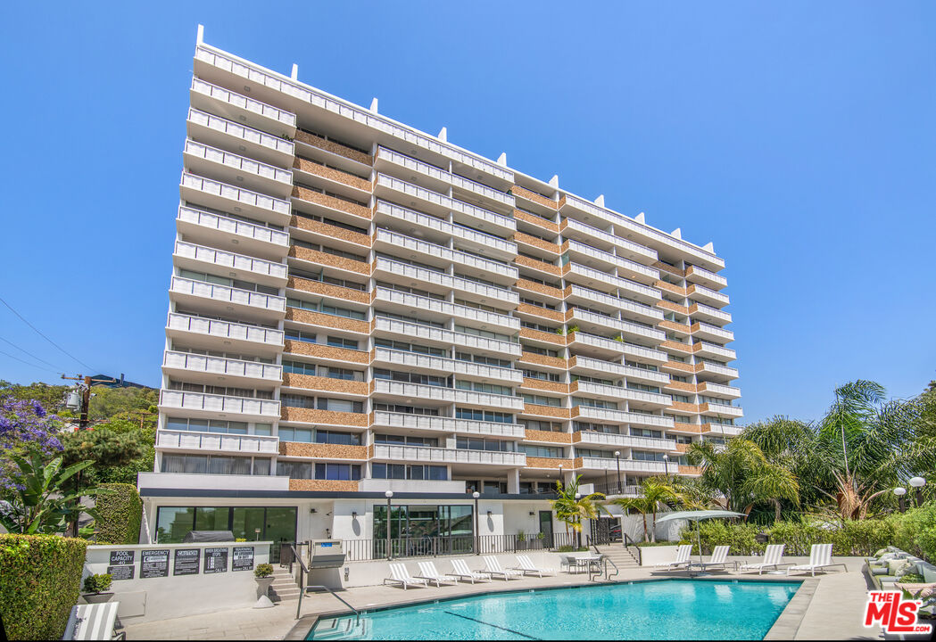 8787 SHOREHAM DR Unit: B6