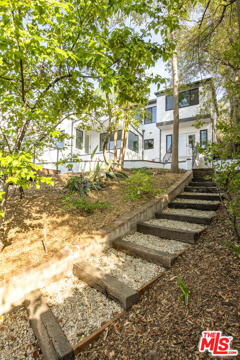 3345 Wonder View Dr