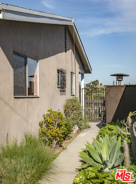 4274 Caledonia Way