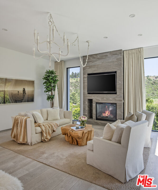 9852 San Cir