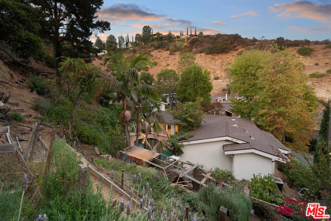 2133 EL ROBLE LN