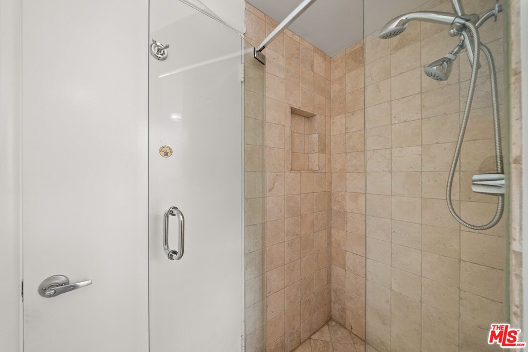 2133 EL ROBLE LN