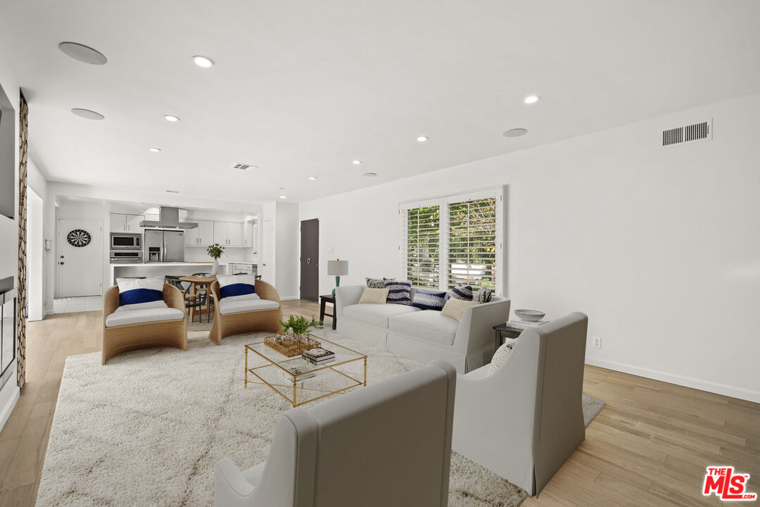 2133 EL ROBLE LN