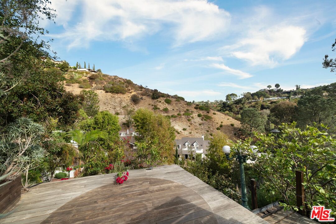 2133 EL ROBLE LN